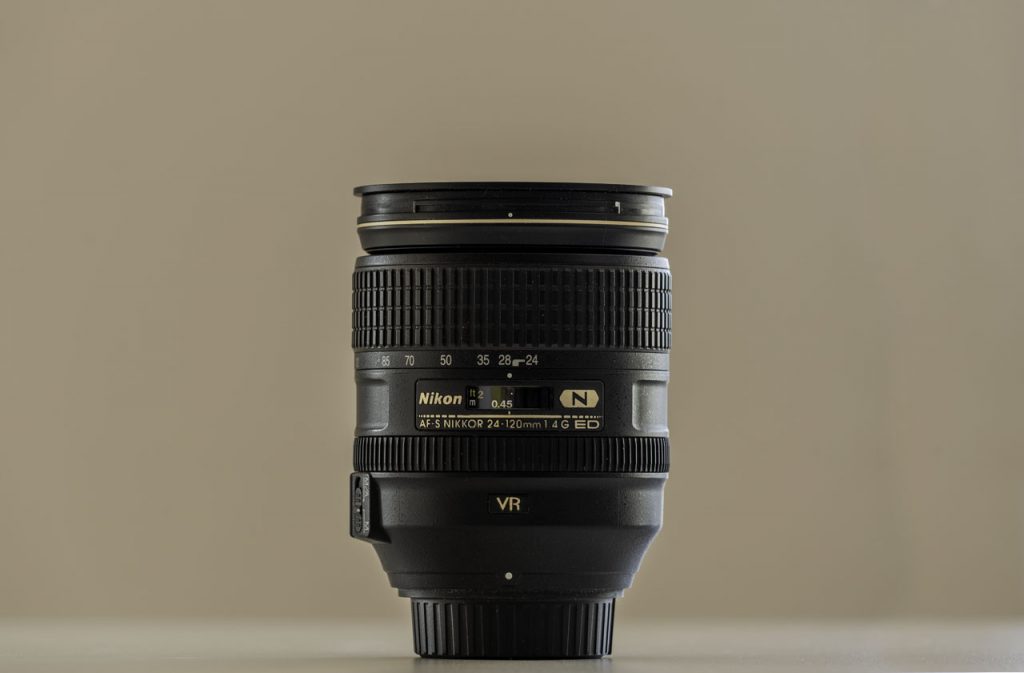 Nikon 24-120mm F4 lens at 24mm Close Focus